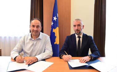 Projekte infrastrukturore në vlerë prej 368 mijë euro për Mitrovicën e Veriut - Aliu dhe Atiq nënshkruan memorandumin