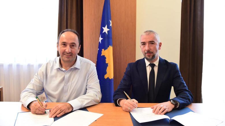 Projekte infrastrukturore në vlerë prej 368 mijë euro për Mitrovicën e Veriut – Aliu dhe Atiq nënshkruan memorandumin