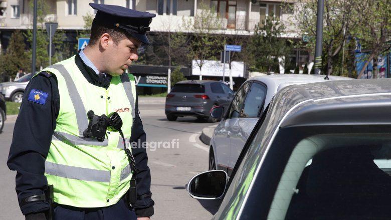 Për një javë policia në Ferizaj shqiptoi mbi 1 mijë e 300 gjoba dhe konfiskoi 10 patentë shoferë