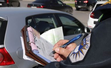 Pa rrip të sigurimit, pa regjistrim të veturës e me telefon - Policia shqipton gjobat e para me Ligjin e ri