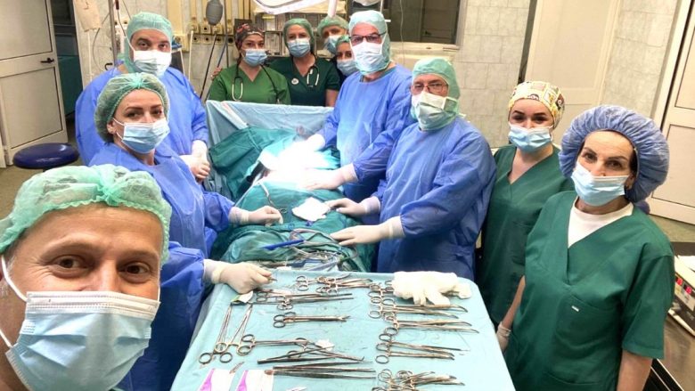 Kryhet me sukses një operim kompleks në Spitalin e Pejës, intervenohet në një tumor të “kokës së pankreasit”