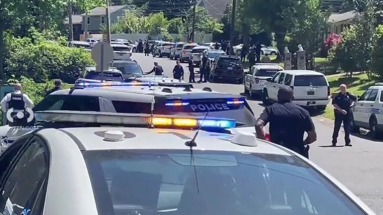 “Ishte thjesht kaos – ka pasur të shtëna majtas e djathtas”: Katër policë të vrarë, katër të tjerë të plagosur në një ‘rrethim shtëpie’ në Karolinën e Veriut