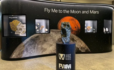 Aeroporti i Maine u ofron udhëtarëve të tij një shans të rrallë “për të vizituar Hënën”