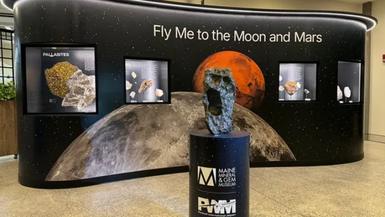 Aeroporti i Maine u ofron udhëtarëve të tij një shans të rrallë “për të vizituar Hënën”