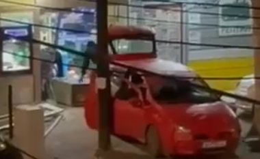 Tre persona grabisin një market në Shkup, marrin me vete kasafortën