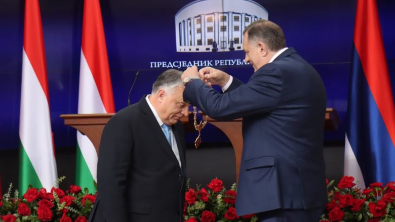 Dodiku e dekoron Orbanin me çmim shtetëror – me të njëjtin çmim që ia dha Putinit