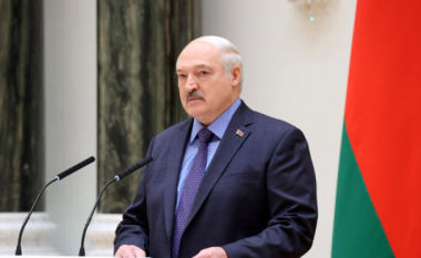 Lukashenko: Në Bjellorusi janë vendosur dhjetëra armë bërthamore ruse
