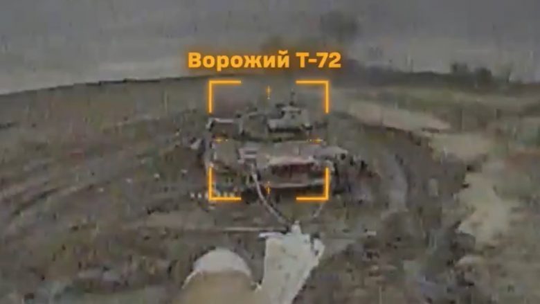 Ukrainasit shkatërrojnë tankun rus që kushton mbi një milion euro