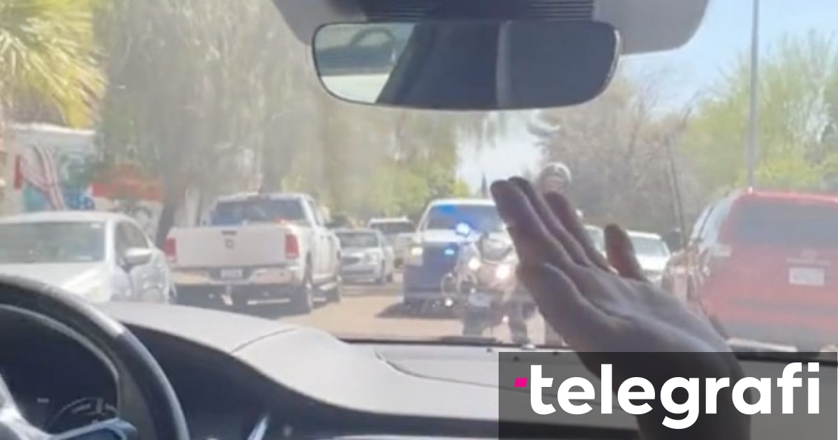 Policia sinjalizon automjetin pa shofer të ndryshojë krahun   shihni se çfarë ndodh në Arizona