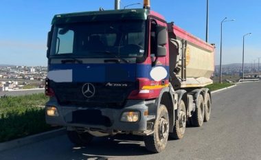 Ligji i ri për trafikun, dënohet me 500 euro shoferi pasi i kishte kaluar regjistrimi i kamionit