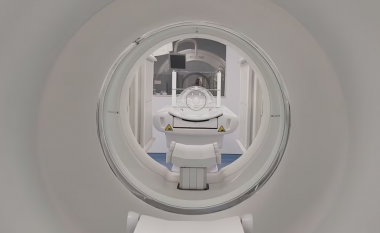 QKUK-ja siguron skanerin PET/CT, por jo edhe shërbime të menjëhershme