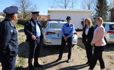 EULEX-i dhuroi dy kontejnerë për riaktivizimin e nënstacionit të Policisë në Suhodoll të Mitrovicës