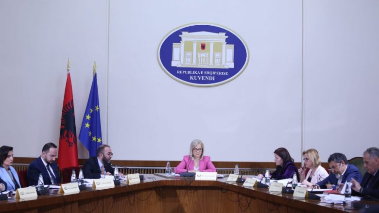 Mandati i ish-ministres së Jashtme të Shqipërisë pritet të shqyrtohet të enjten në Kuvend