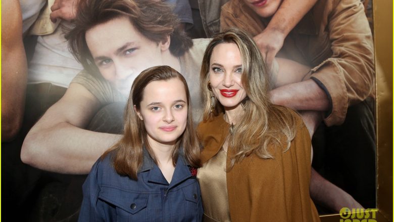 Angelina Jolie magjepsë pas tre vitesh në tapetin e kuq, me vajzën e saj