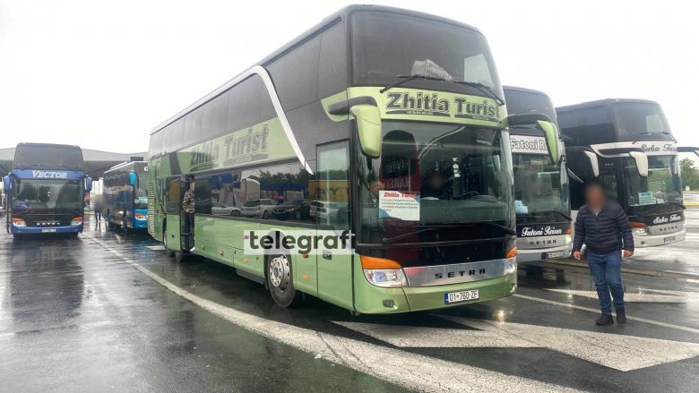 Serbia bllokon autobusët nga Kosova në kufi – bëhet thirrje për vigjilencë