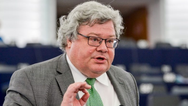 “Lajçak ishte një fatkeqësi në punën e tij”, eurodeputeti gjerman: Shpresoj të mos i turbullojë edhe raportet e BE-së me Zvicrën