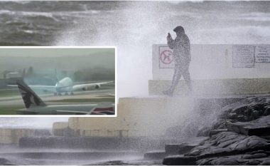 Një aeroplan ‘vetëm preku pistën’ dhe u ngrit në qiell: Mijëra njerëz pa rrymë, dhjetëra fluturime të anuluara – pasi një stuhi goditi Britaninë e Madhe