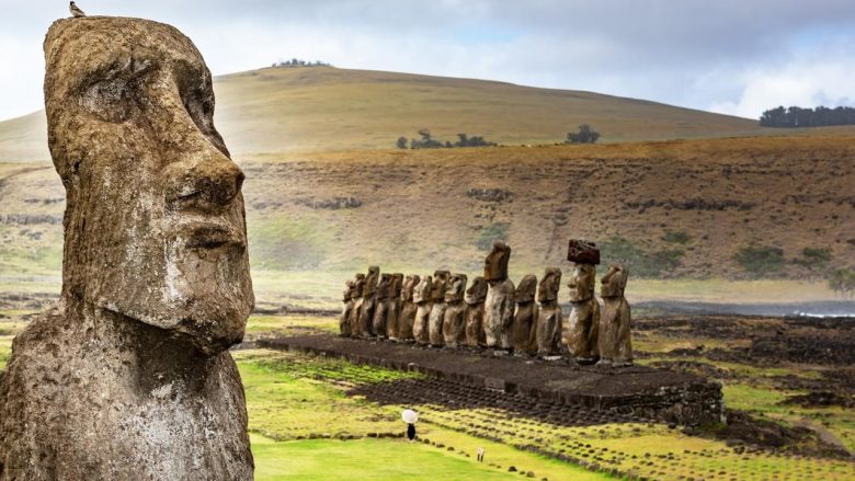 Ishulli i Pashkëve: Një vend i çuditshëm ku ndodhet aeroporti më i izoluar në botë