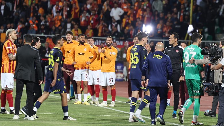 Fenerbahce e mori dënimin për largimin nga fusha ndaj Galatasarayt