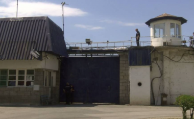 Arrestohen 17 policë në burgun e Idrizovës