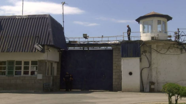 Arrestohen 17 policë në burgun e Idrizovës