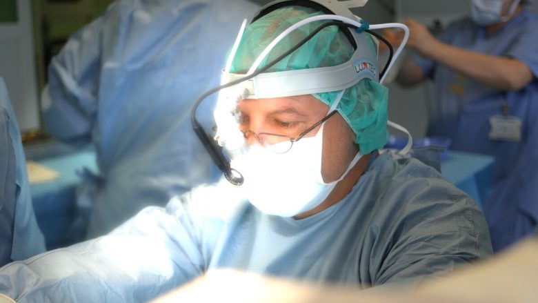 Intervistë me Dr. Goran Joviq, kirurg urolog në Klinikën Zhan Mitrev: Burrat duhet të bëjnë ekzaminim urologjik të paktën një herë në vit
