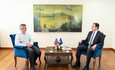 Kurti me ambasadorin britanik flasin për anëtarësimin e Kosovës në KiE