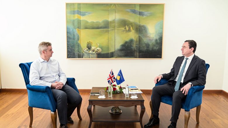 Kurti me ambasadorin britanik flasin për anëtarësimin e Kosovës në KiE