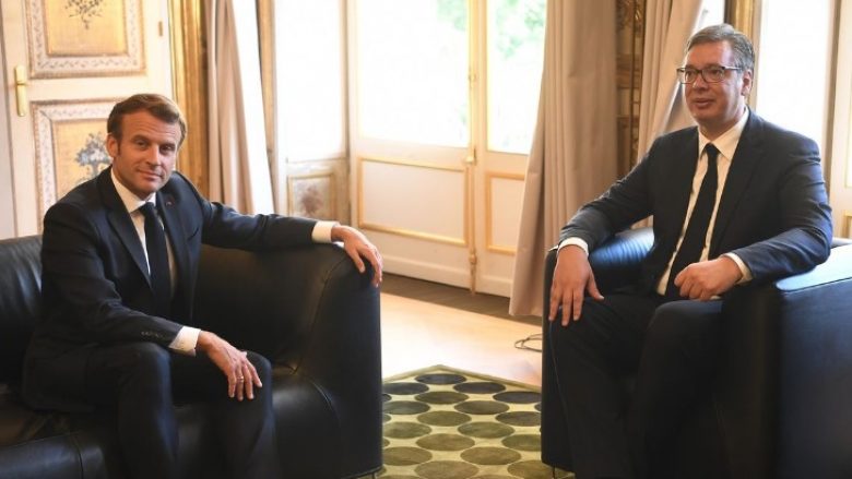 Macron do ta takojë Vuçiqin në Paris, presidenca franceze: Pa normalizim me Kosovën, s’ka BE