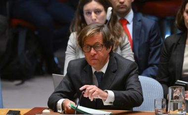 Ambasadori francez në OKB kërkon dorëheqjen e kryetarëve në veri