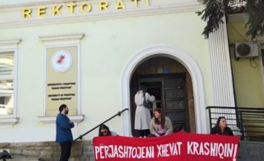 Kërkohet përjashtimi i profesorit Krasniqi i dyshuar për ngacmim seksual, Lëvizja Feministe Studentore paralajmëron për të enjten protestë gjithë-ditore dhe bllokadë