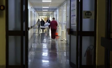 Kosova nuk po arrin të rigjenerojë mjek të rinj, migrimi nuk po ndalet