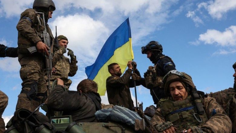 Ukraina ul moshën e mobilizimit ushtarak me dy vjet, nga 27 në 25