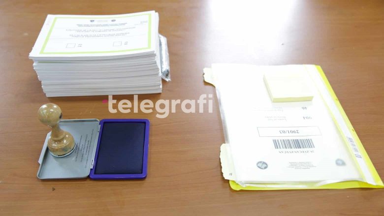 Procesi i votimit në Zveçan dhe veri të Mitrovicës përmes fotografive