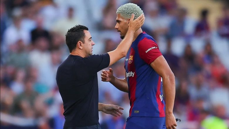 Zbulohen emrat e pesë lojtarëve të Barcelonës të “keqtrajtuar” nga Xavi