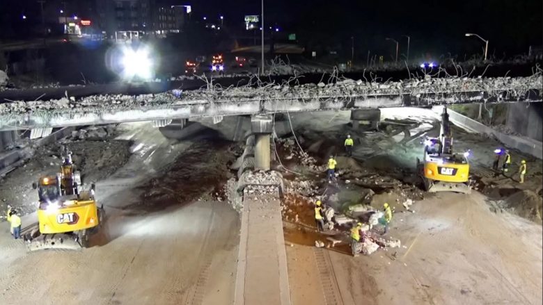 Iu deshën vetëm 48 orë që të demolojnë urën në Connecticut, pastrojnë terrenin dhe lëshojnë rrugën poshtë saj për qarkullim
