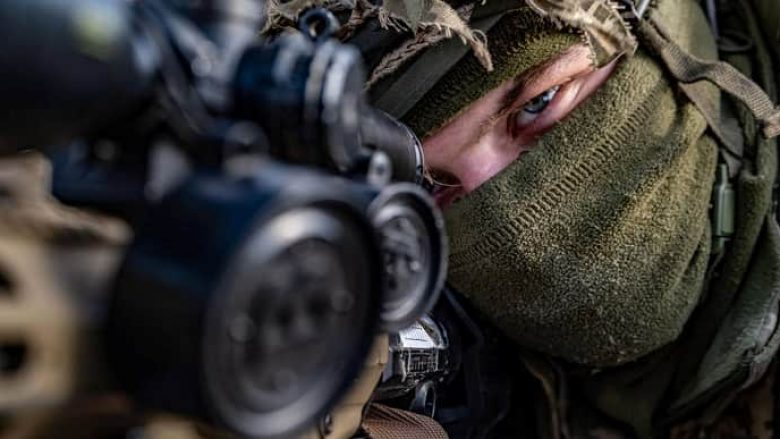 Ukrainasit pretendojnë se Rusia gjatë 24 orëve të fundit ka humbur 1,260 ushtarë, një aeroplan dhe pesë tanke