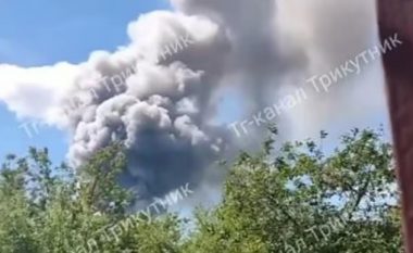 Forcat ukrainase godasin depot e municionit të ushtrisë së Putinit në rajonin e Luhanskut – në afërsi të kufirit me Rusinë