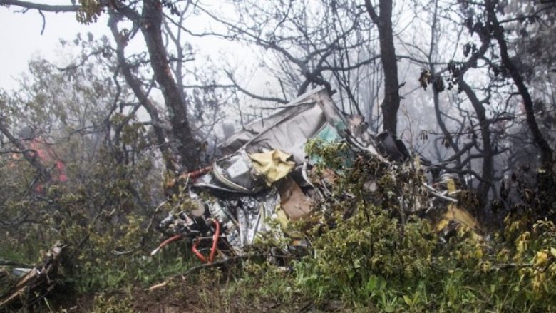 Imazhe që tregojnë se çfarë ka mbetur nga helikopteri i rrëzuar, në të cilin gjendej presidenti iranian