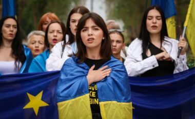 Politico: Ukraina do të nisë negociatat për anëtarësimin në BE në qershor