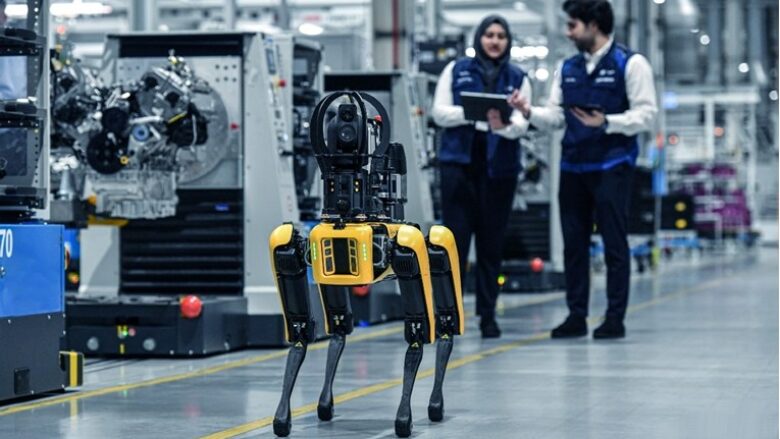 Qentë robotikë “patrullojnë” në fabrikat e BMW-së