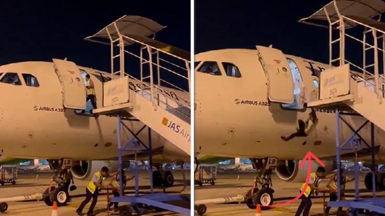 Moment dramatik në Xhakarta – punonjësi i aeroportit bie nga aeroplani, nuk e vëren se kishin lëvizur shkallët e daljes