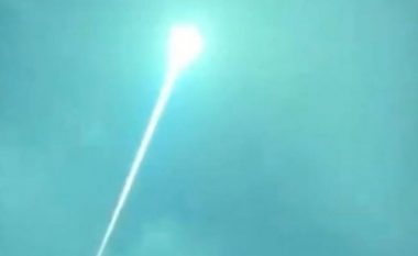 Meteori ndriçon qiellin mbi Portugali, dëshmitarët publikojnë video të ndryshme