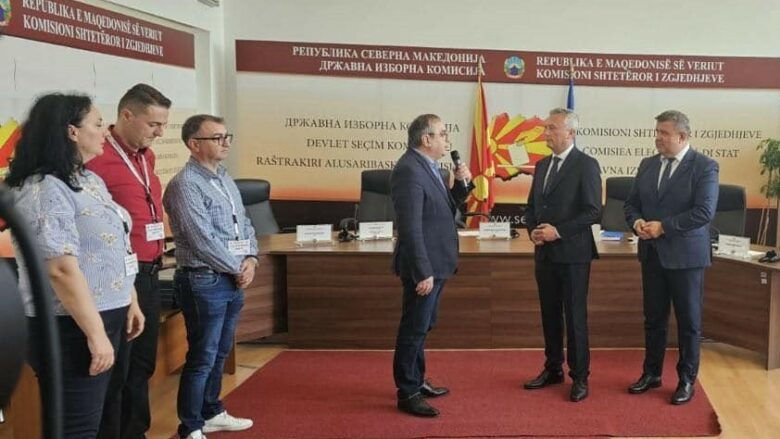 KSHZ i dorëzon certifikatat e deputetëve OBRM-PDUKM-së