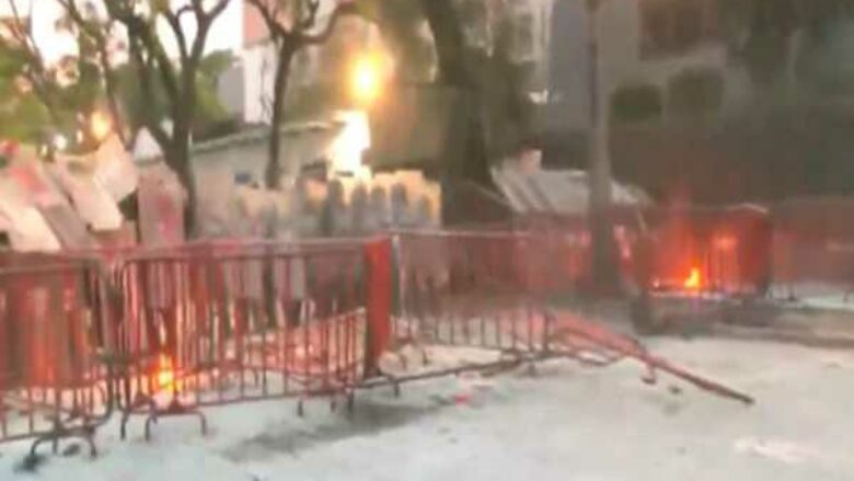 Ambasada e Izraelit u dogj gjatë protestës kaotike në Meksikë