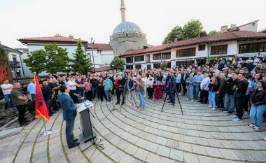 Iu bashkuan edhe 300 anëtarë, Kurti: Po kthehemi, Prizreni po e forcon lidhjen me Vetëvendosjen
