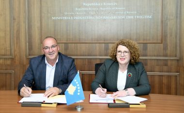 Podujeva do të bëhet më Zonë Industriale, ministrja Hajdari dhe kryetari Bulliqi nënshkruajnë marrëveshjen në vlerë prej rreth 4 milionë euro