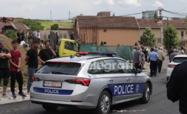 Tension në Shkabaj, Policia asiston në rrëzimin e një objekti të nisur për xhami