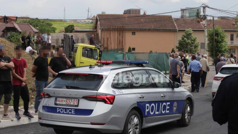 Situatë e tensionuar në Shkabaj, Policia asiston për rrëzimin e një objekti të nisur për xhami