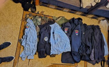 Aksion i policisë në Leposaviq, konfiskohen dhjetëra uniforma të policisë serbe